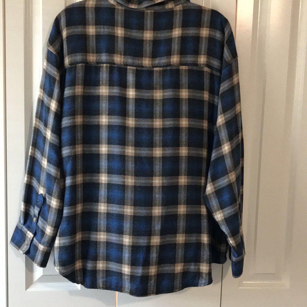 AEO- Plaid button down - Picture 10 of 14